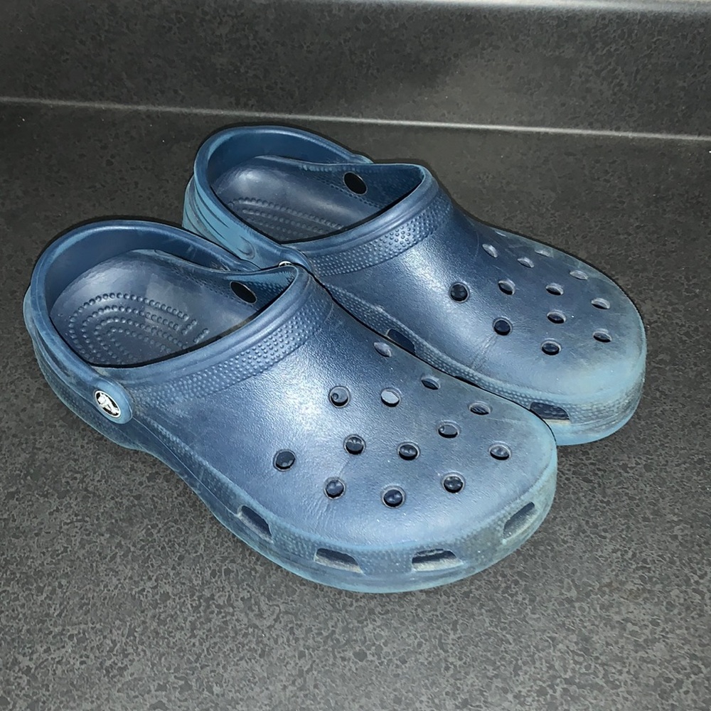 EUC Crocs navy men’s 9 women’s 11